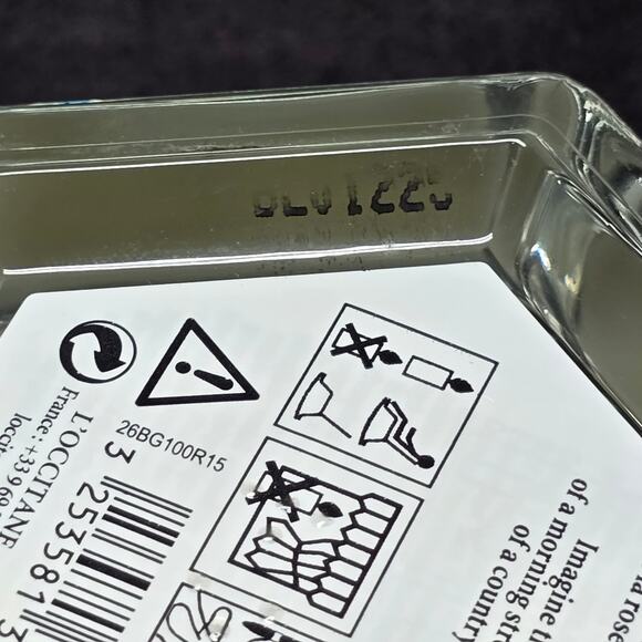 L'Occitane En Provence Scented Candle 3.5 oz Glass Jar Set of 2 - Picture 9 of 16